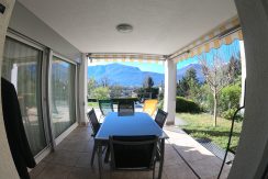 Villa Cugnasco con 2 appartamenti indipendenti Villa Cugnasco con 2 appartamenti indipendenti